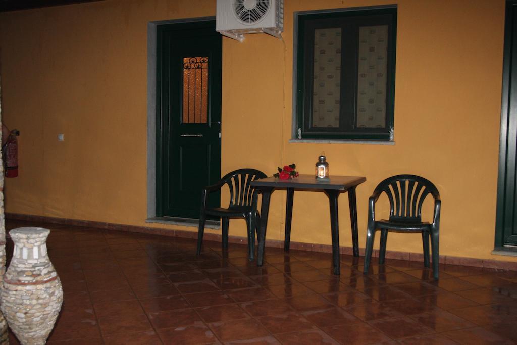 Eleni Rooms Develiki Ierissós Bilik gambar